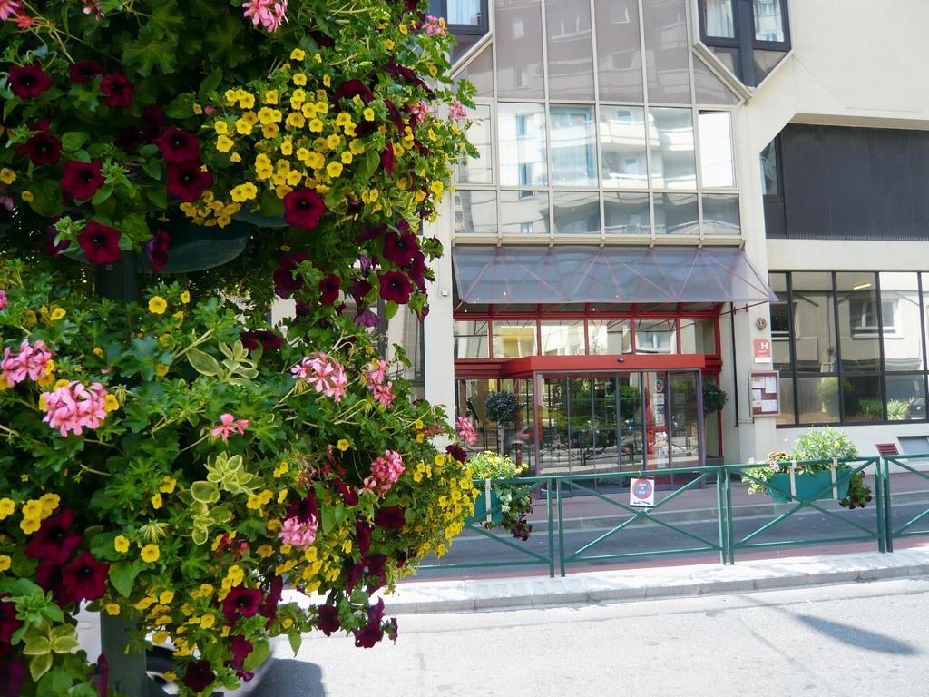 Kyriad Paris Est - Bois De Vincennes Сен-Морис Екстериор снимка